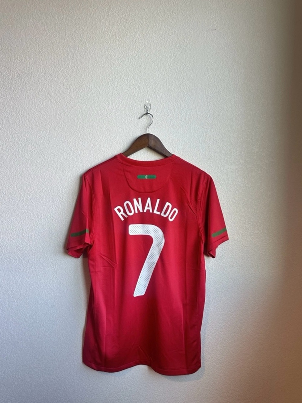 Portugal 2010/11 Soccer Jersey - Cristiano Ronaldo - Size L